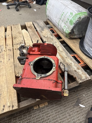 #ad Unkown Briggs amp; Stratton Engine Block With Valves And Cam $98.99