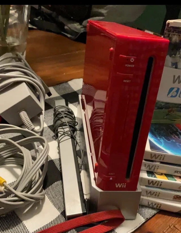 Nintendo Wii (RVL-001) Mario 25th Anniversary Edition -7 Game Bundle - Image 3 of 4