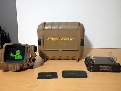  FALLOUT 4 Pip-Boy 3000 Mk IV Collector Edition Storage Capsule - No Game