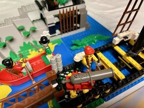 LEGO Pirates: Pirates Perilous Pitfall (6281)