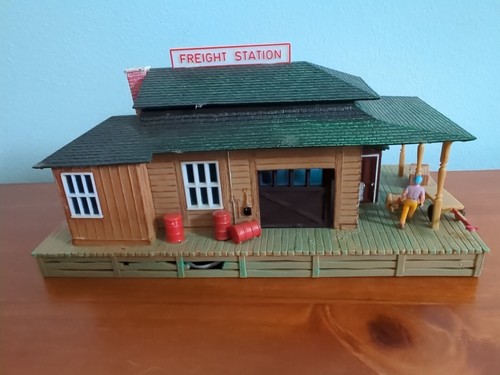 TYCO HO SCALE FREIGHT STATION MODEL TRAIN BUILDING - Picture 3 of 10