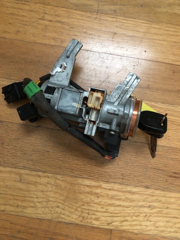 2004-2011 MITSUBISHI ENDEAVOR IGNITION SWITCH LOCK W/KEY MR583192