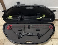 Genesis Black Youth Compound Bow Right Handed 6(1820 Genesis Arrows) Plano Case