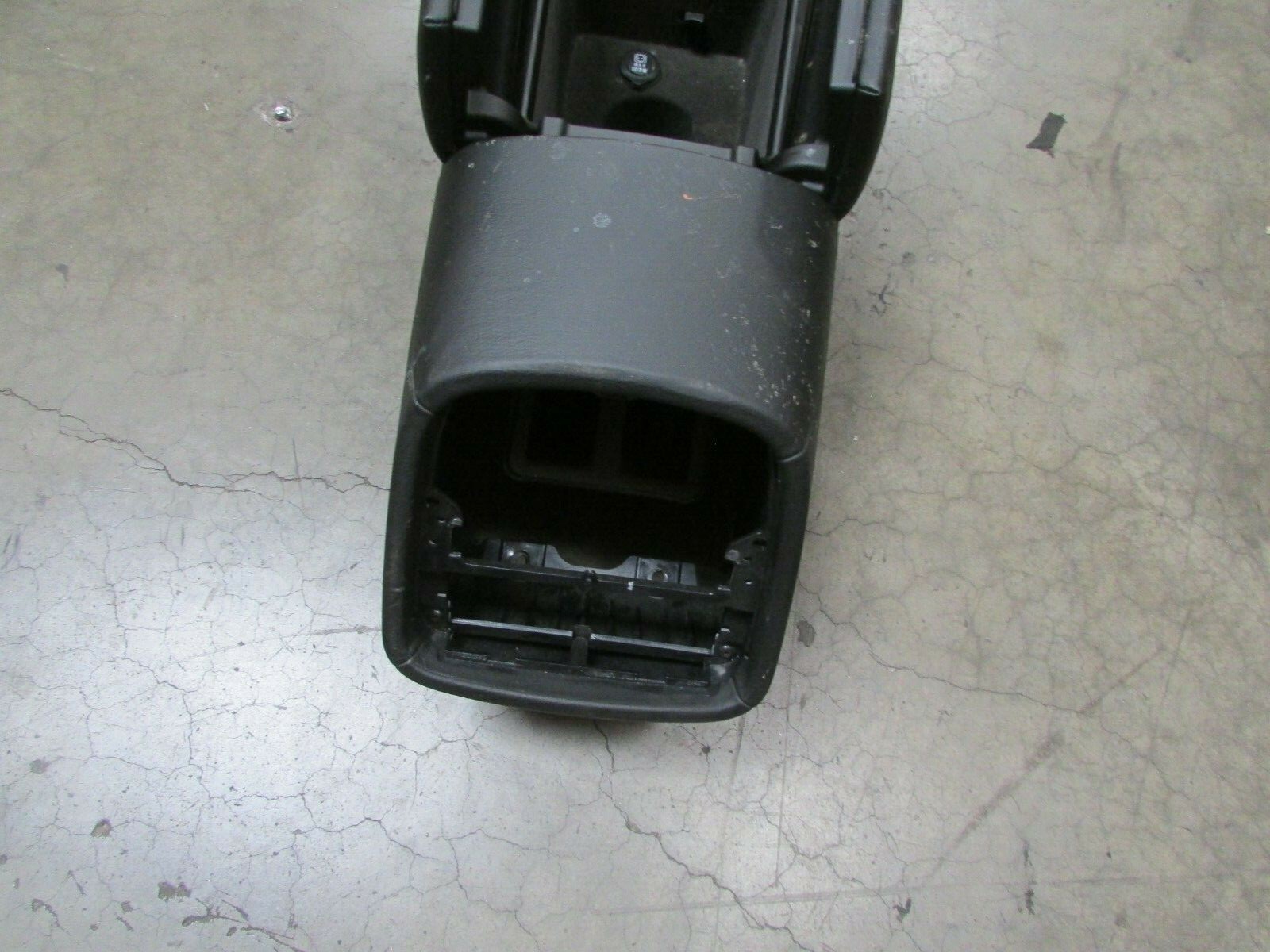 Maserati Quattroporte, Front Center Console Black, Used, P/N 673000108