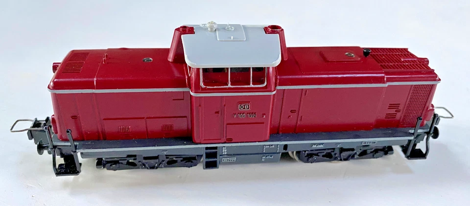 Vintage Trix Express International 2466 German DB V 100 009 Diesel Red All Metal - Image 4 of 4