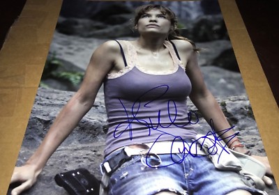 Kiele Sanchez A Perfect Getaway Actress Sexy Signed 11x14 Autographed