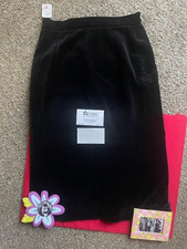 Fran Drescher “The Nanny” SAKS Black Velvet Skirt from TV Episode Fran Drescher “The Nanny” SAKS Black Velvet Skirt from TV Episode