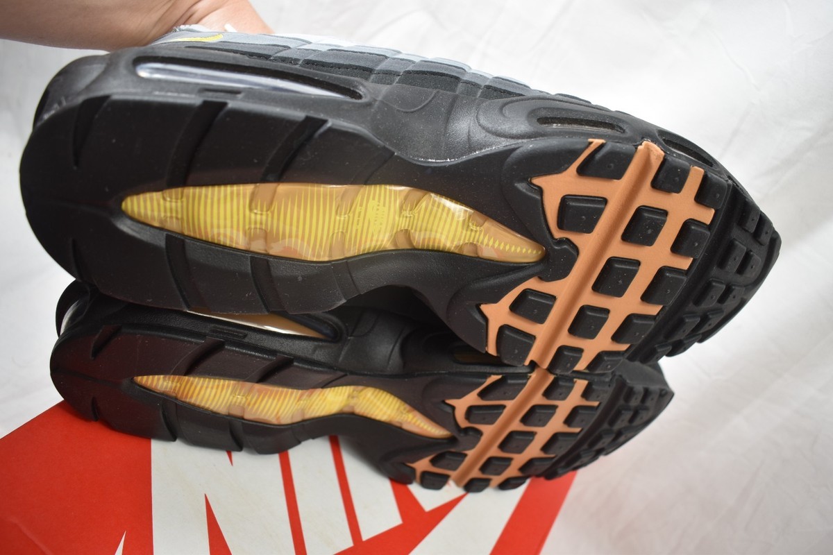 Size 9.5 - Men display picture 3