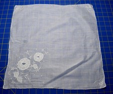 4368 Vintage white linen hankie, Machine embroidered roses