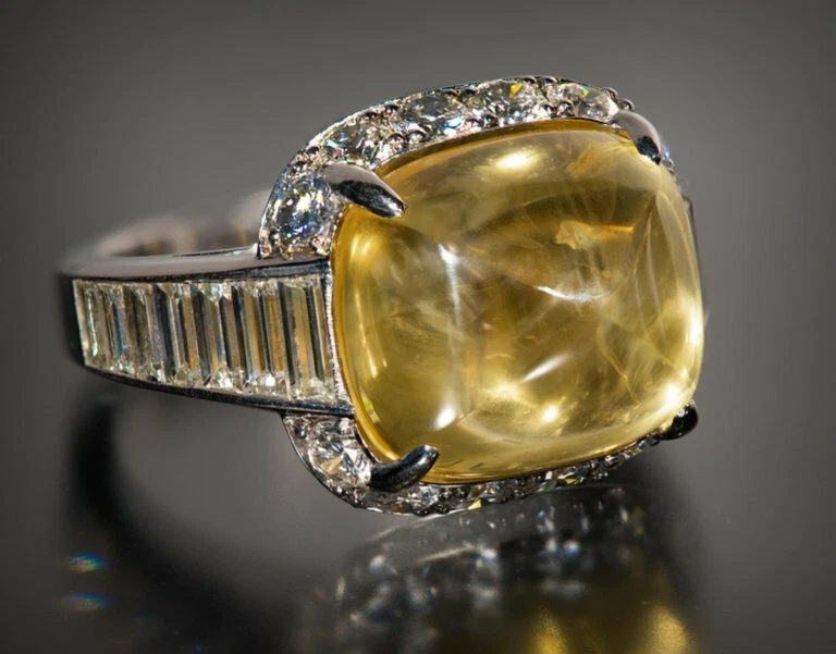 Cabochon 23.66CT Yellow Sapphire & White CZ 1.80CT Wedding Ring In 925 Silver - Image 4 of 4