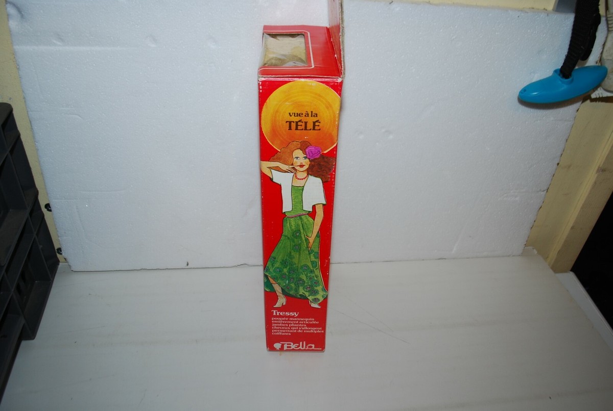 Poupée Bella Tressy - Combinaison Rouge Et Gilet Blanc - Neuve En Boîte