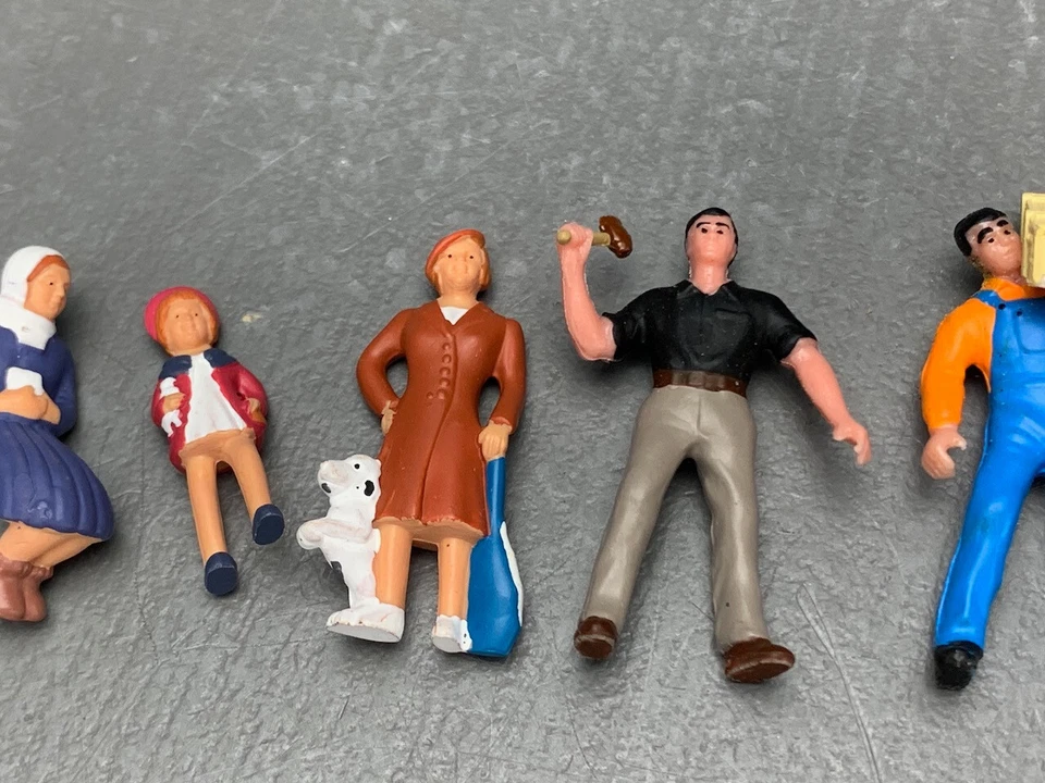 8X O Scale Figures Passengers & Workmen Painted PM0250 LZ - Image 3 of 4