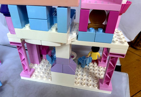LEGO DUPLO  6153 & 6154 Cinderella&rsquo;s Castle And Carriage Sets 98% complete READ