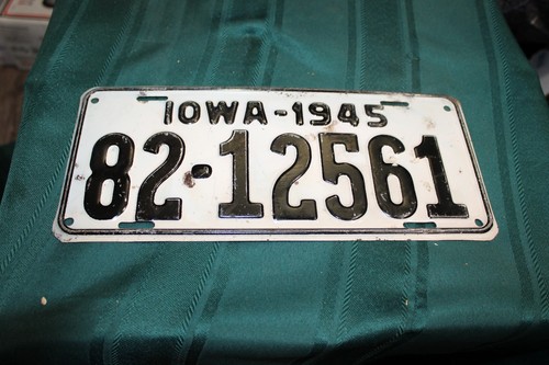 IOWA LICENSE PLATE 1945 SCOTT COUNTY 82-12561