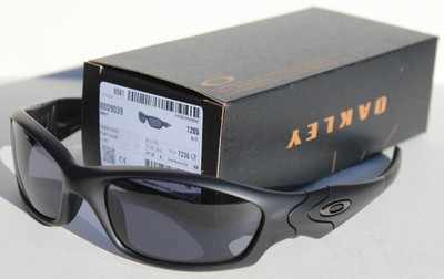 OAKLEY Straight Jacket Sunglasses Matte Black/Grey NEW OO9039 11