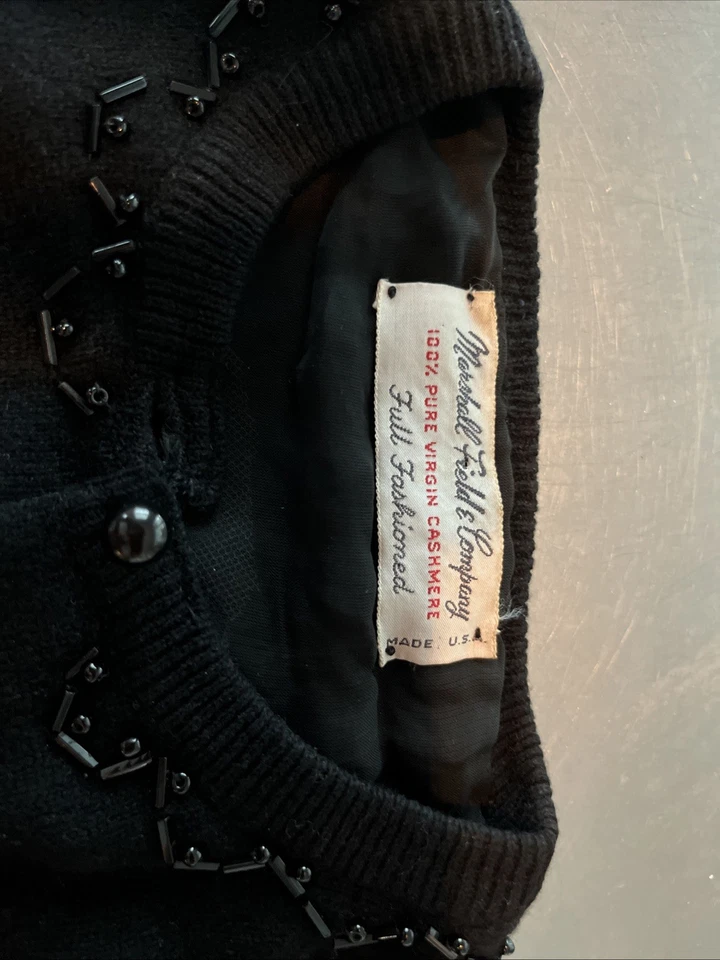 Cárdigan vintage Marshall Field & Co. con cuentas/forrado 100 % cachemir. Pequeño Foto 3 de 4