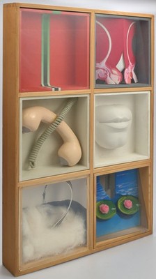 Spoerri, Assemblage. Eat Art Galerie Objektkasten Serie IV. [1972]. [Mischtechni
