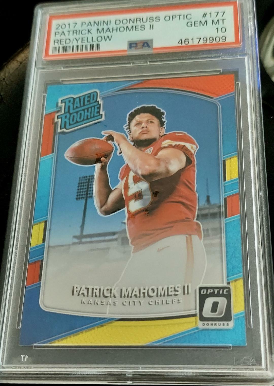 2017 Donruss Optic Red Yellow Prizm #177 Patrick Mahomes II RC Rookie PSA 10