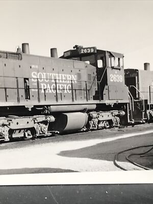 #ad #ad Southern Pacific Railroad SP #2639 SW1500 Electromotive Train Bamp;W Photograph $9.74