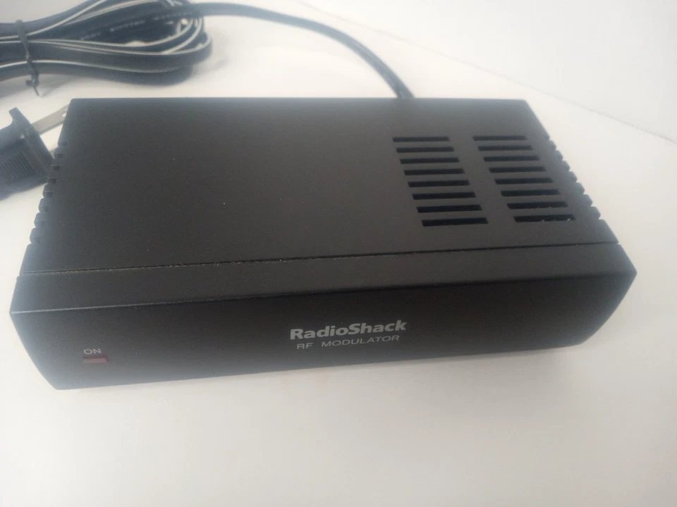 RadioShack RF Modulator Converter 15-1214 Very Good - Image 4 of 4