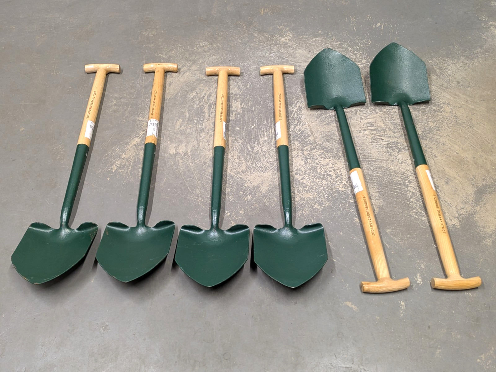 British Army - Military - MOD - 3 ft General Service Shovel Spade - Dated 2007