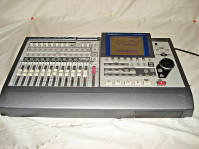 Roland VS-1824CD 24 Bit Multi Track Digital Sound Recording Studio with Manuals