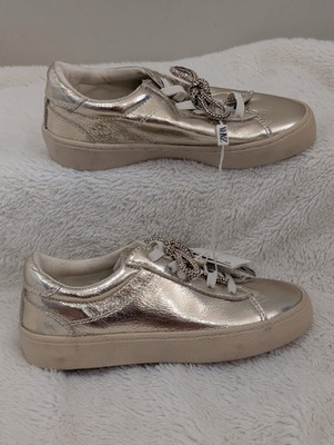 Size 1 Youth Zara Pull On Low Top Gold Metallic Sneakers with Metallic Bow