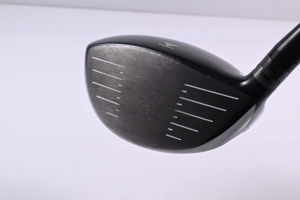 Titleist 910 D2 Driver / 10.5 Degree / Stiff Flex Diamana Kai'li 65 Shaft - Image 4 of 4