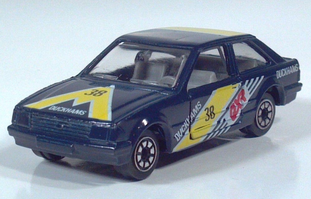 1980s Corgi Ford Escort 3