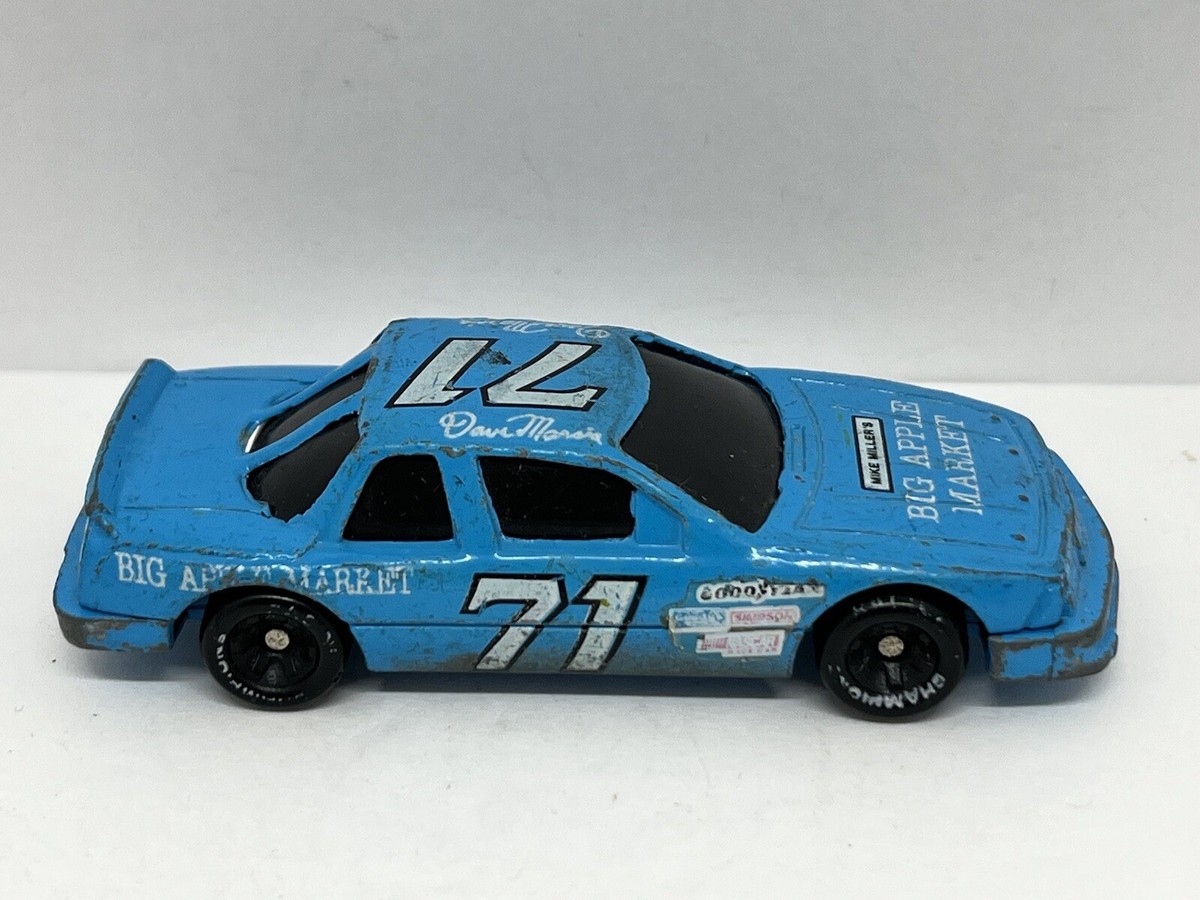 Dave Marcus #71 NASCAR Racing Champions 1990 1:64 Diecast
