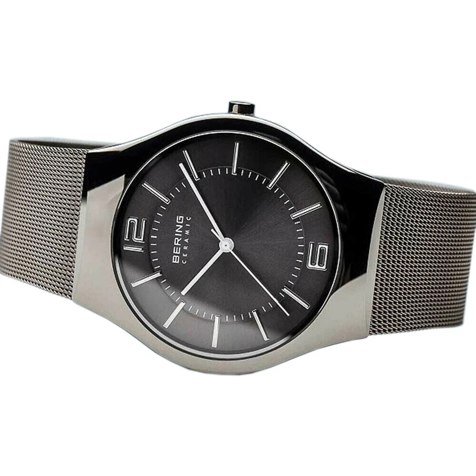 Reloj para hombre Bering Time cerámica pulida caja plateada con esfera gris. Foto 2 de 4