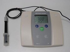 Mettler-Toledo FiveEasy FE20 pH Meter with Electrode Probe