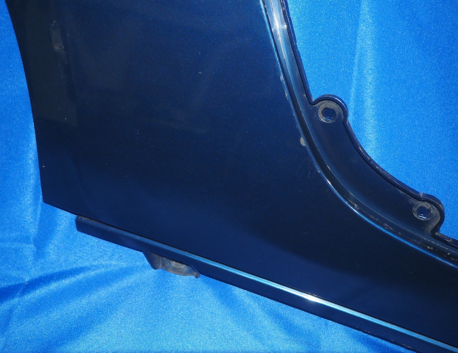 NOTE 2008-2015 Audi R8 Type 42 Rear Right Lower Quarter Molding Trim Panel Cover