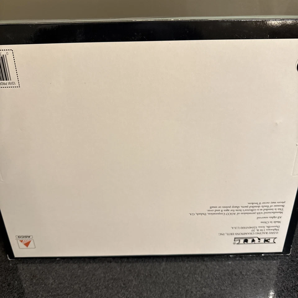 Ertl AC D-17 w/New Idea Picker 1/16 Diecast Farm Implement /Tractor  Replica - Image 3 of 4