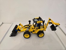 LEGO TECHNIC: Mini Backhoe Loader (42004)