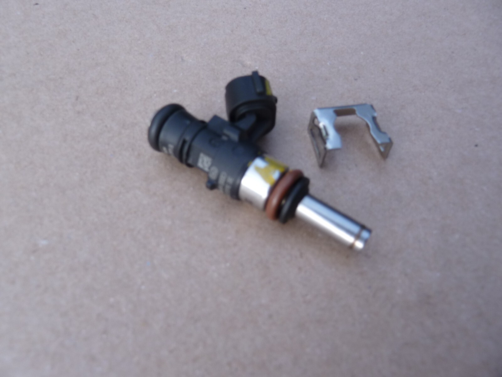 2020 Lamborghini Huracan EVO 5.2 V10 OEM Fuel Gas Injector Audi R8