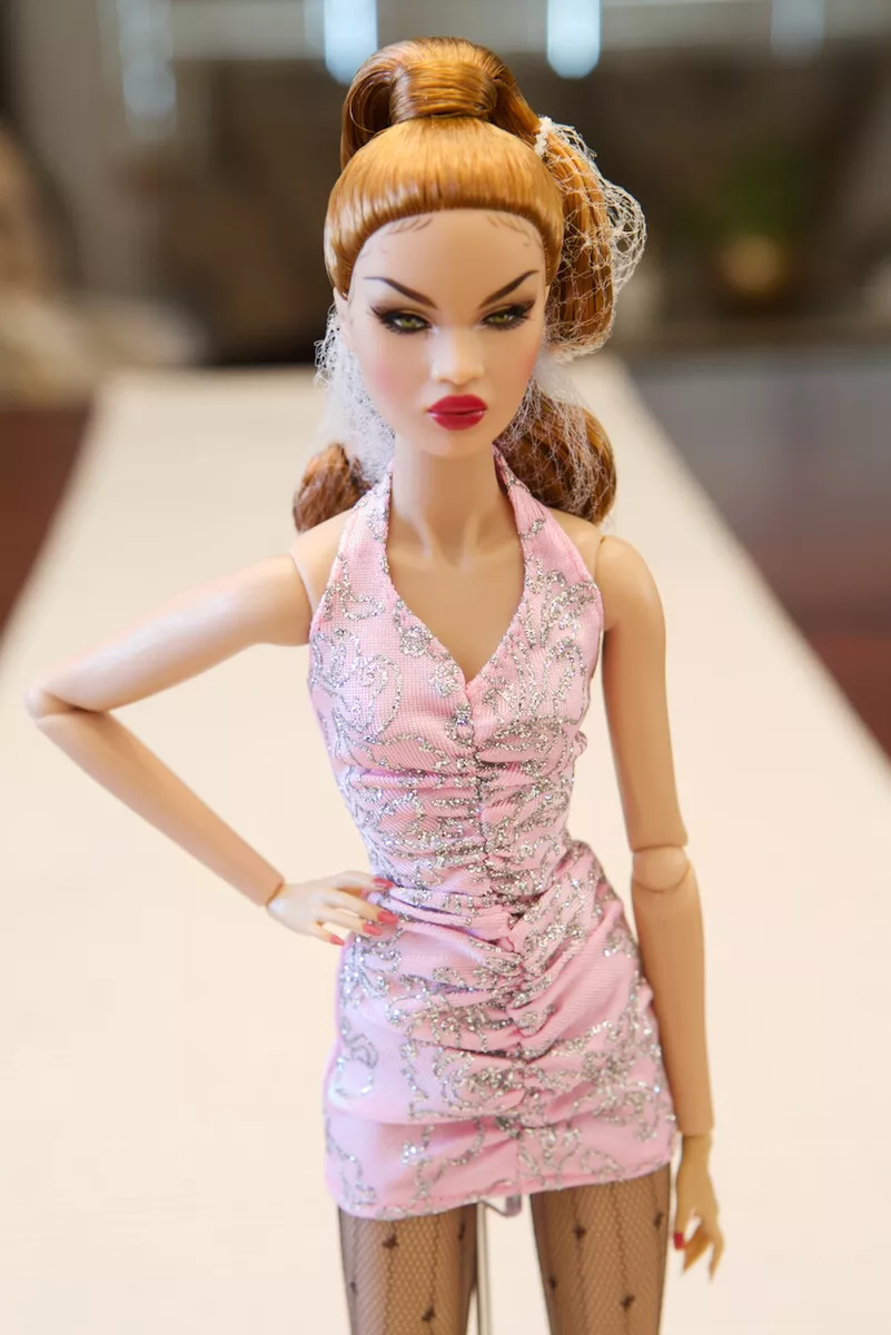 Integrity Toys Fit to Print Nadja Rhymes with club exclusive Native Body.Redresd
