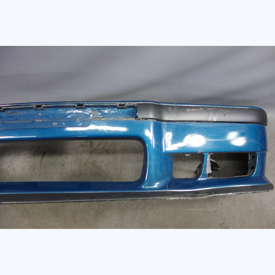 Поврежденная синяя крышка переднего бампера 1995-1999 BMW E36 3-Series ///M Tech M3 от оригинального производителя - Изображение 3 из 4