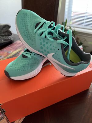 Size 8 - Nike Zoom Span Green