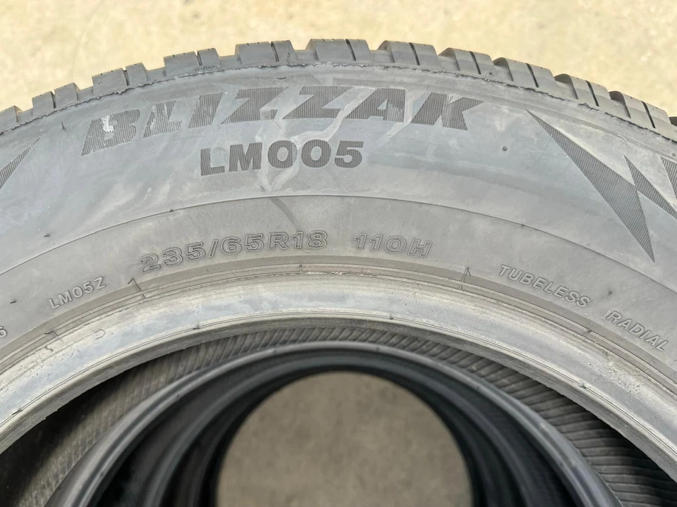 4 PNEUMATICI SEMINUOVI BRIDGESTONE BLIZZAK LM005 235/65R18 110H GOMME USATE - Bild 3 von 4