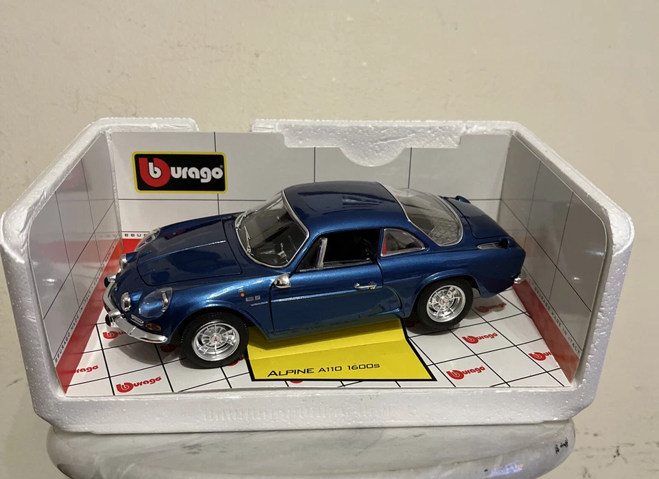 Burago 1:16 Diecast Special Collection Blue 1971 Alpine Renault A110 1600S NIB - Image 2 of 4