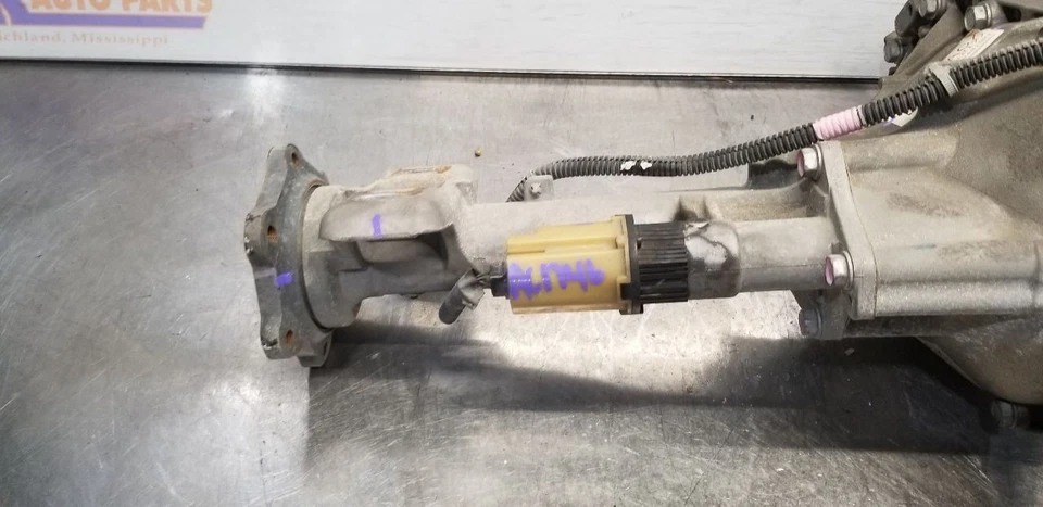 15 CADILLAC ESCALADE ESV FRONT DIFFERENTIAL CARRIER ASSEMBLY 3.23 RATIO 23312177 - Image 2 of 4