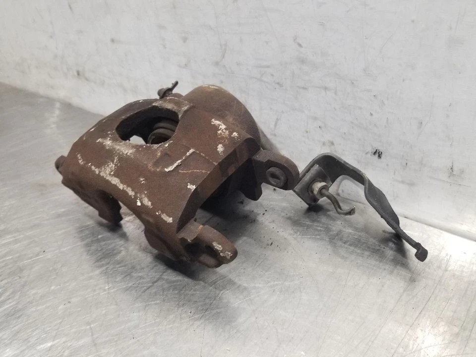 96 1996 Buick Roadmaster Sedán Pinza de freno conductor delantero izquierdo Foto 4 de 4