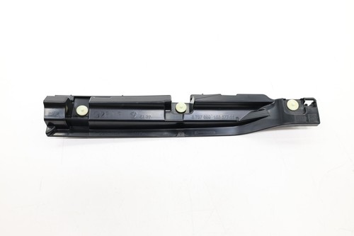 2022 - 2025 BMW M440I G26 REAR LEFT ROCKER PANEL MOLDING BRACKET OEM 8737089