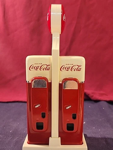 Vintage Coca Cola Vending Machine Gas Pump Salt & Pepper Shakers with Stand 1993