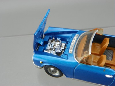 N° 555 Politoys Export 1/43 FIAT 124 Sport spider cabriolet ,jaune no
