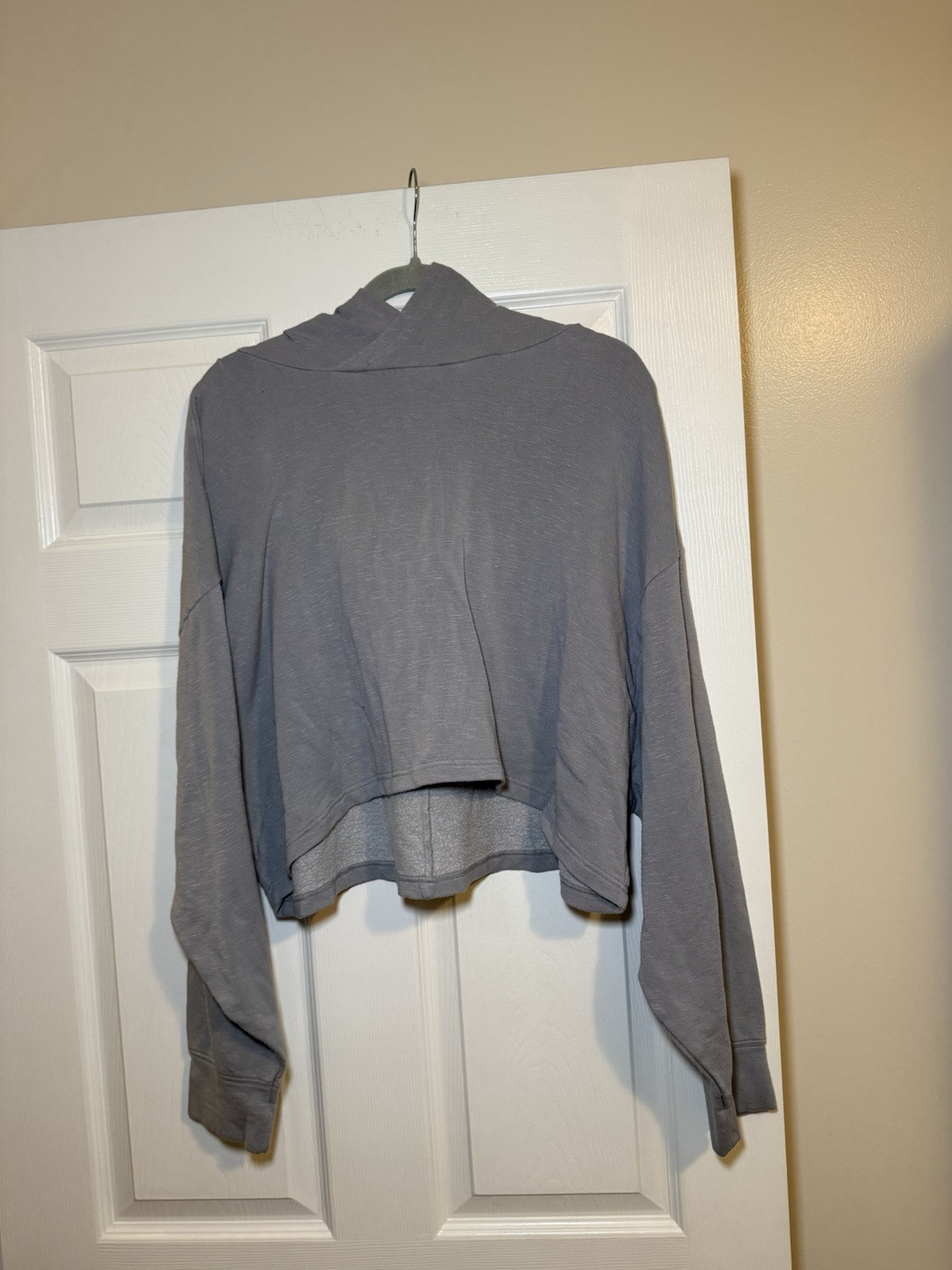 Fabletics Women’s Brisa Cropped Pullover- Size La… - image 2