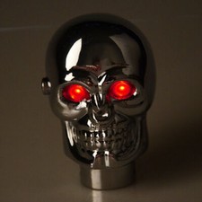 Perilla de cambio de marcha de calavera cromada palanca manual ojos rojos luces LED mango AS
