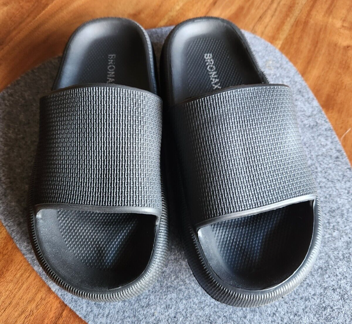 BRONAX Pillow Slippers House Slides Shower Sandals Cloud Cushion - Main Image