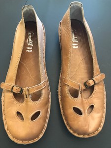 bata mary jane shoes